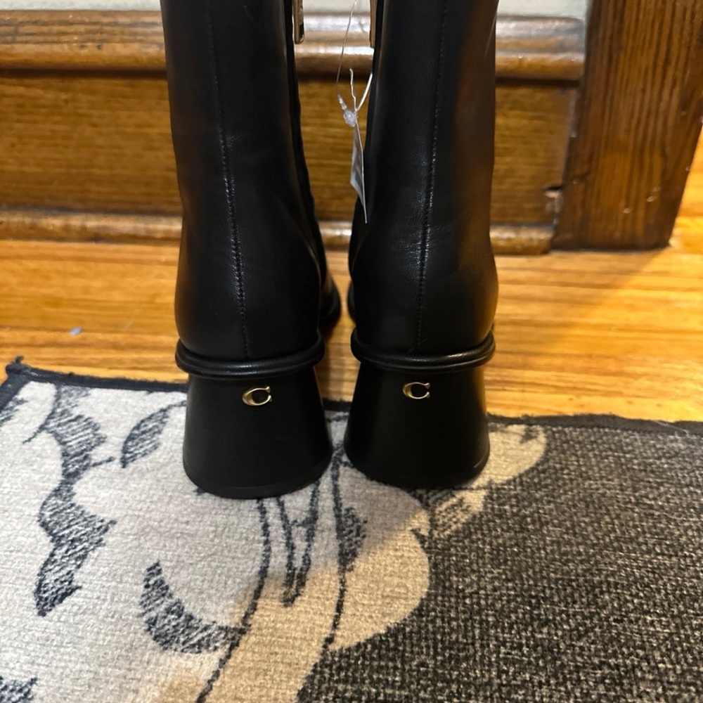 Chic Black Leather Women's Boots